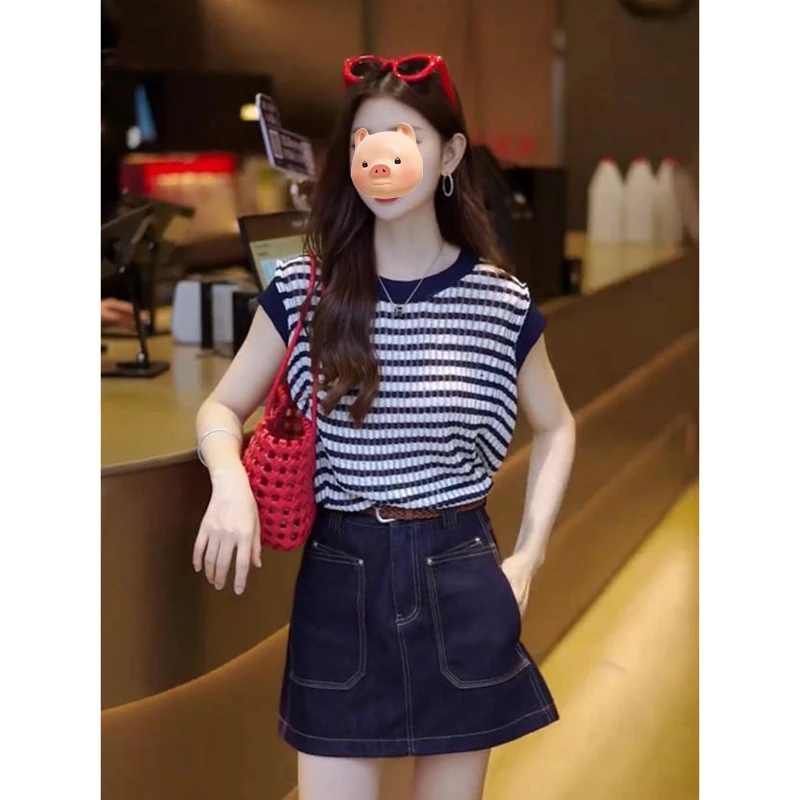 撞色条纹圆领冰丝针织背心女夏外穿设计感小众修身显瘦小飞袖上衣