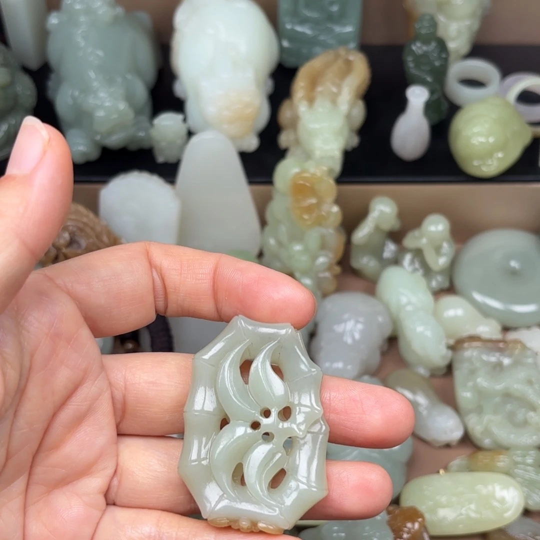 颈饰未镶嵌和田玉