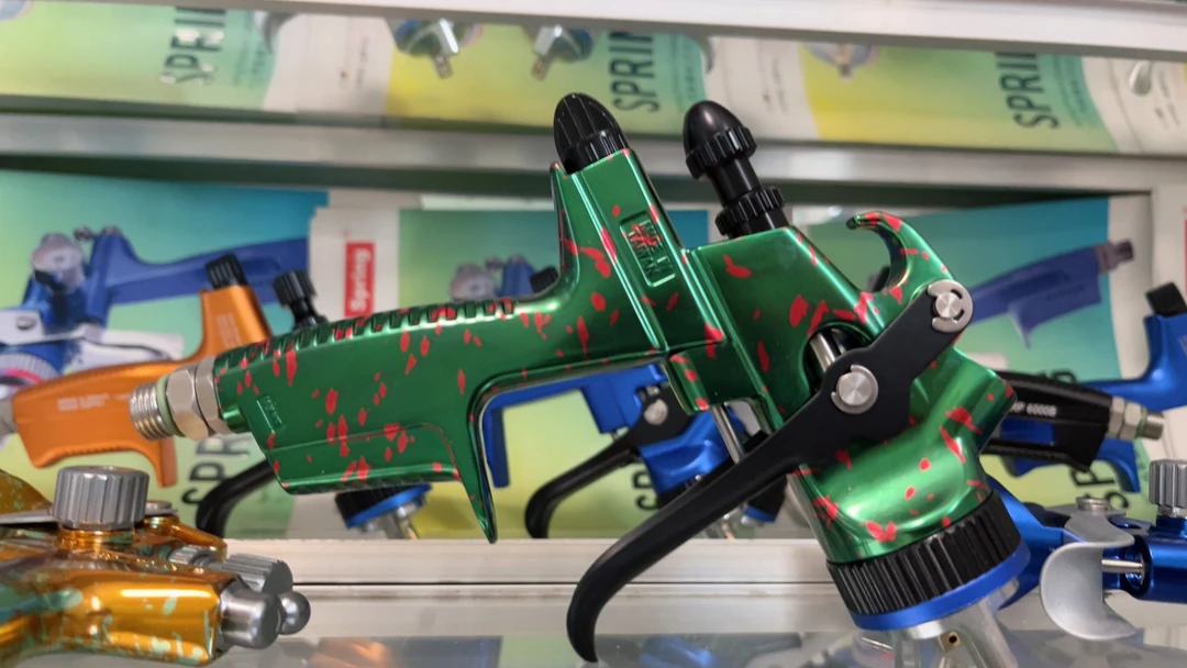 瓦科3000 G迷彩绿夹缝嘴汽车喷漆枪1.3口径