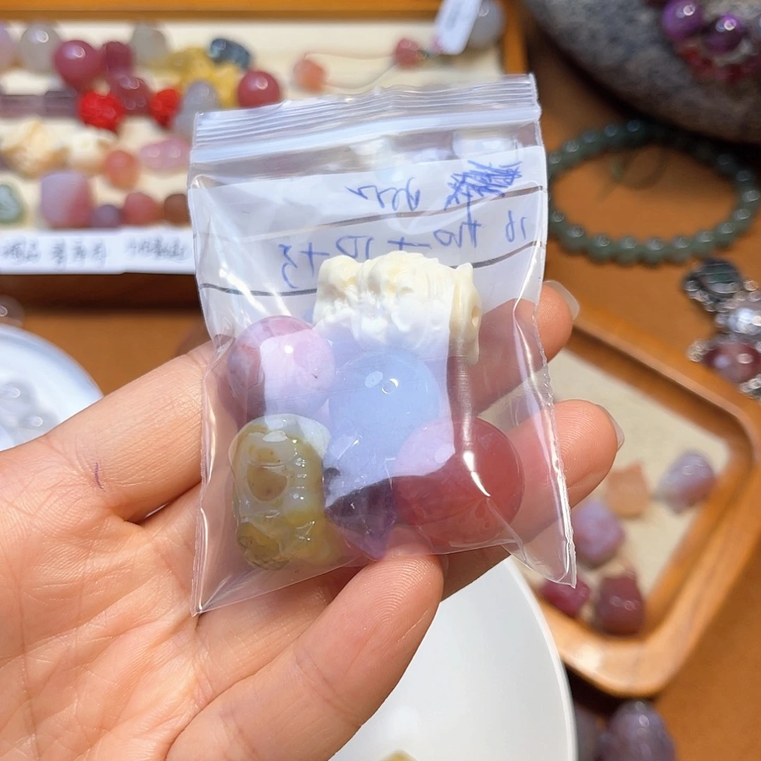 配件未镶嵌水晶?***?配件