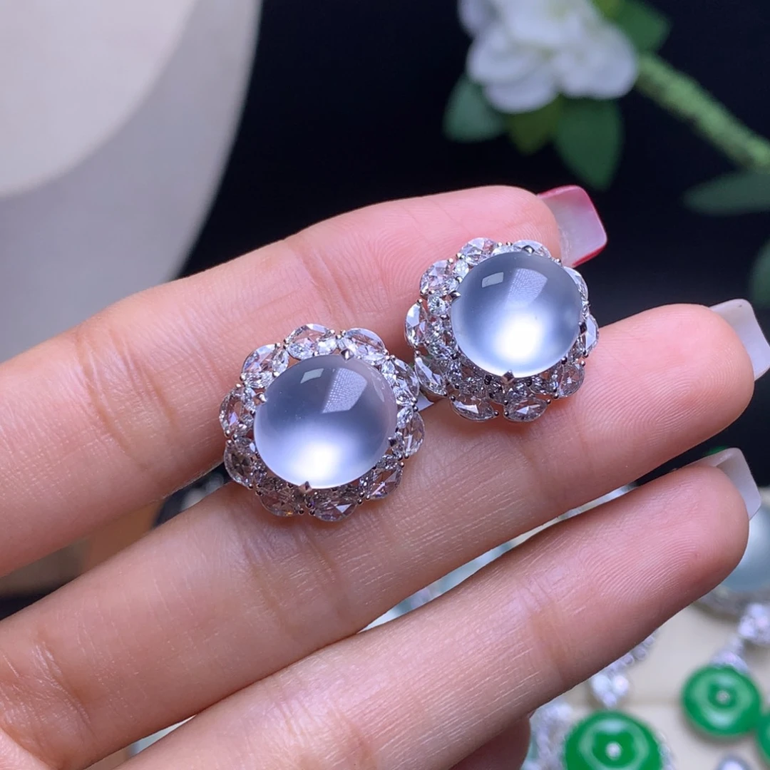 18K金镶嵌翡翠耳饰