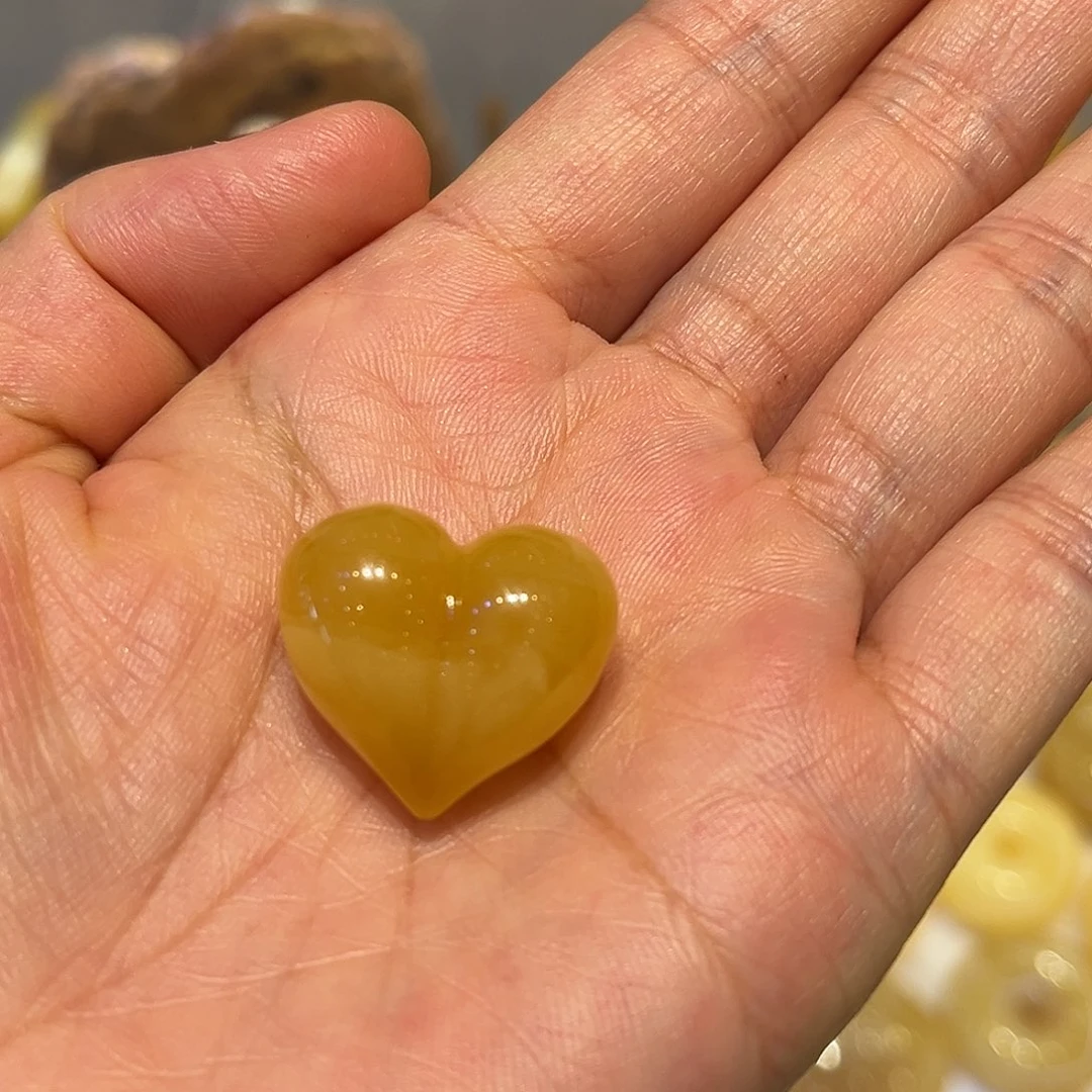 琥珀颈饰未镶嵌屁桃