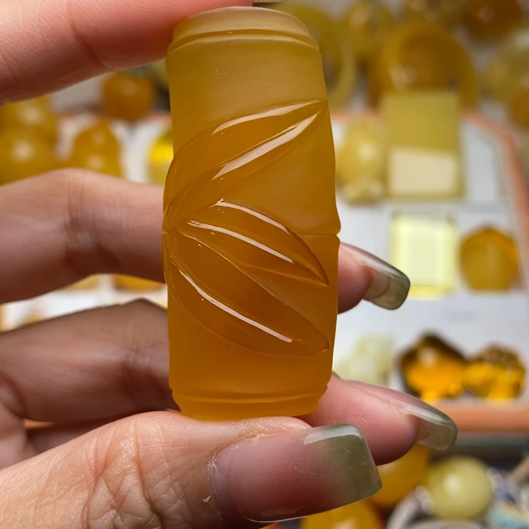 未镶嵌颈饰蜜蜡锦*丶，