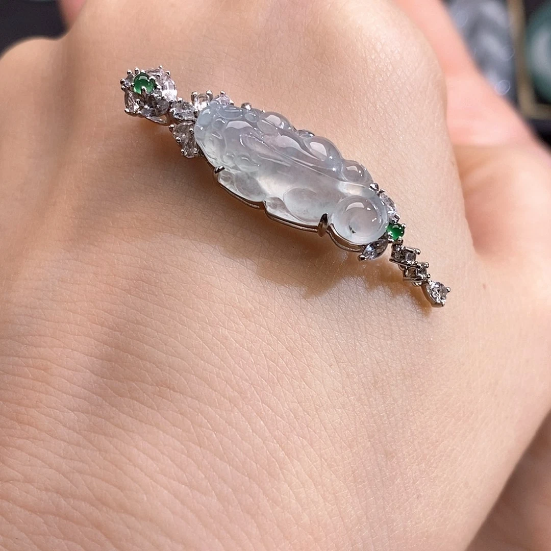 翡翠颈饰未镶嵌貔貅