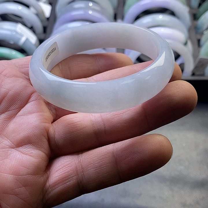 翡翠未镶嵌手镯5、正