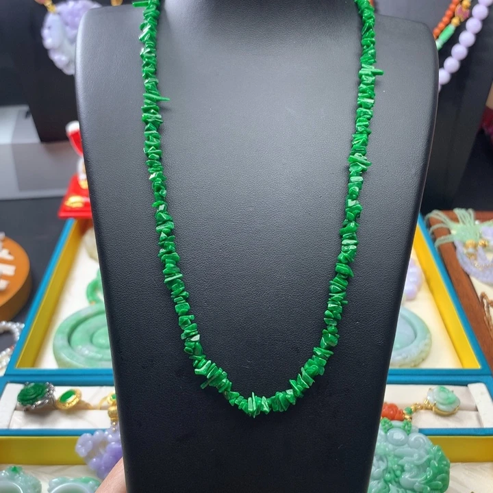 翡翠颈饰未镶嵌翡翠碎石项链