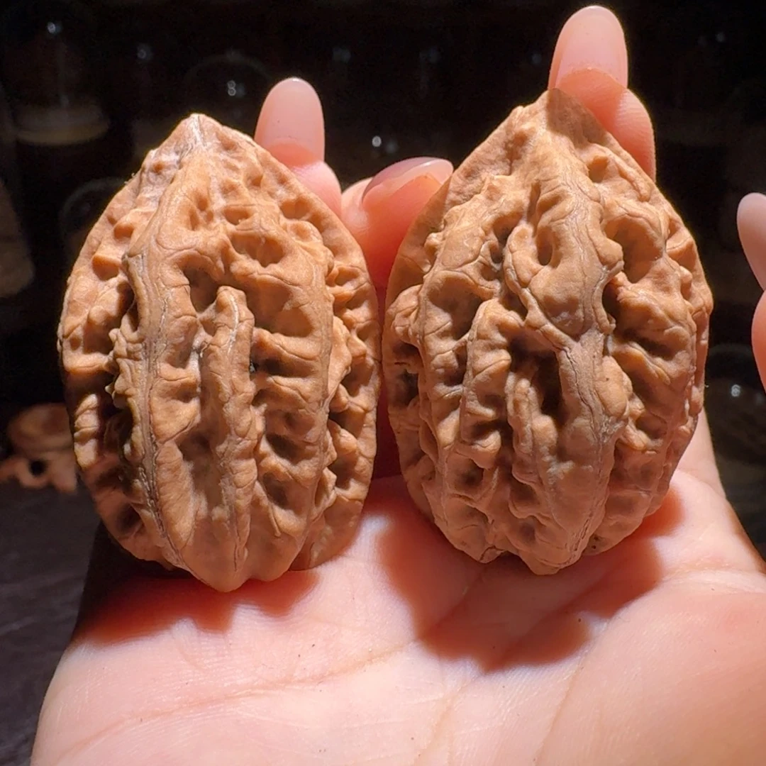 文玩核桃吊坠粗筋