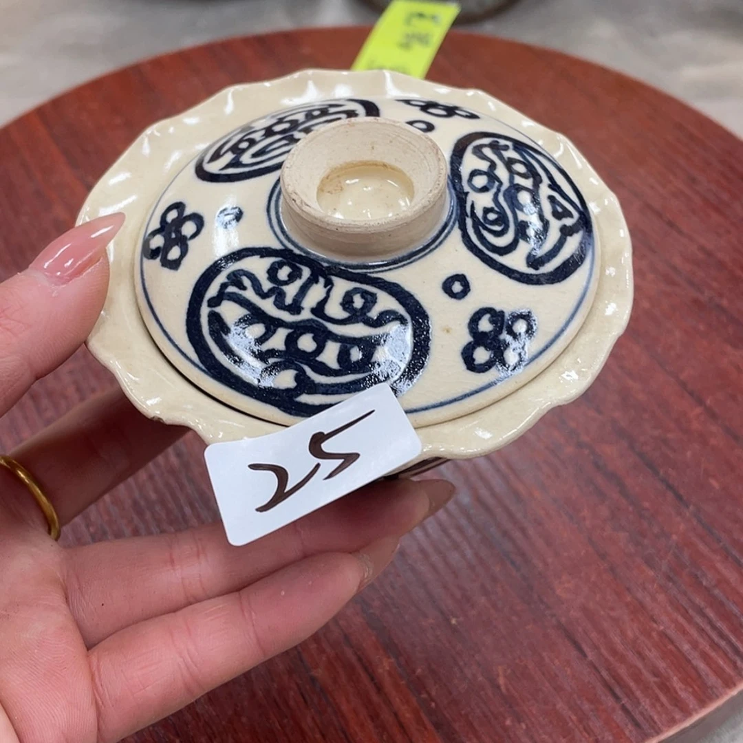 【闪购商品】路***。瑕疵_ 回流物品，不是全新