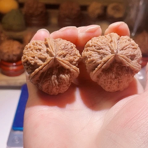 把件文玩核桃西北蜂带彩38