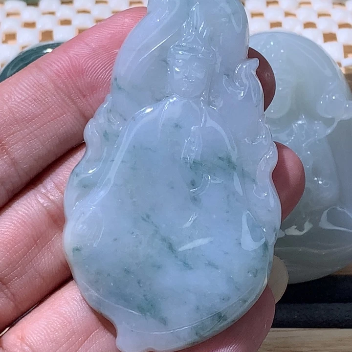 翡翠未镶嵌颈饰炸/飘花观音牌