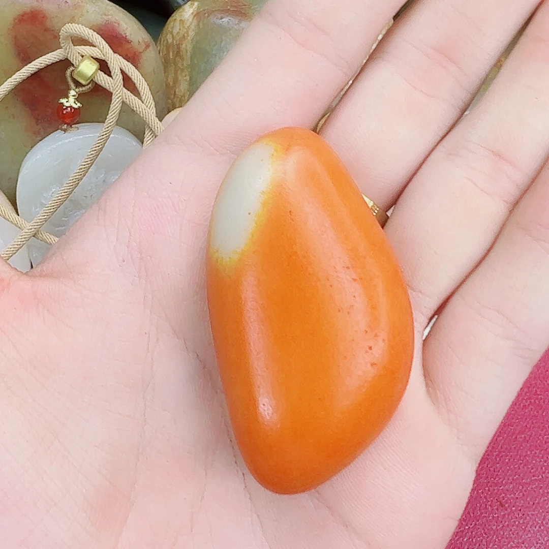 日***月和田玉未镶嵌挂件