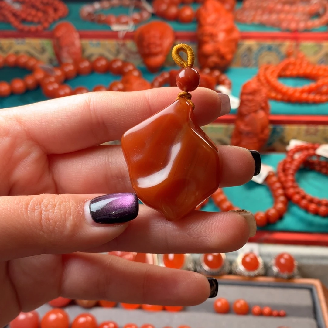 颈饰未镶嵌南红玛瑙