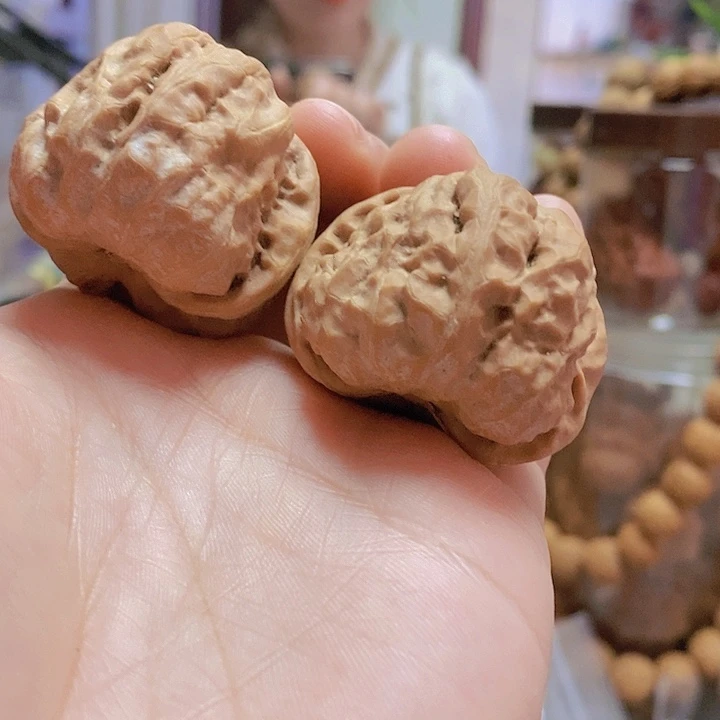 【闪购商品】文玩核桃把件38.5蛤蟆头油