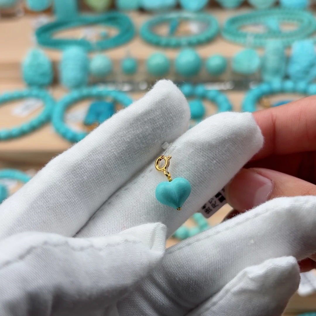 绿松石未镶嵌珠宝奇石