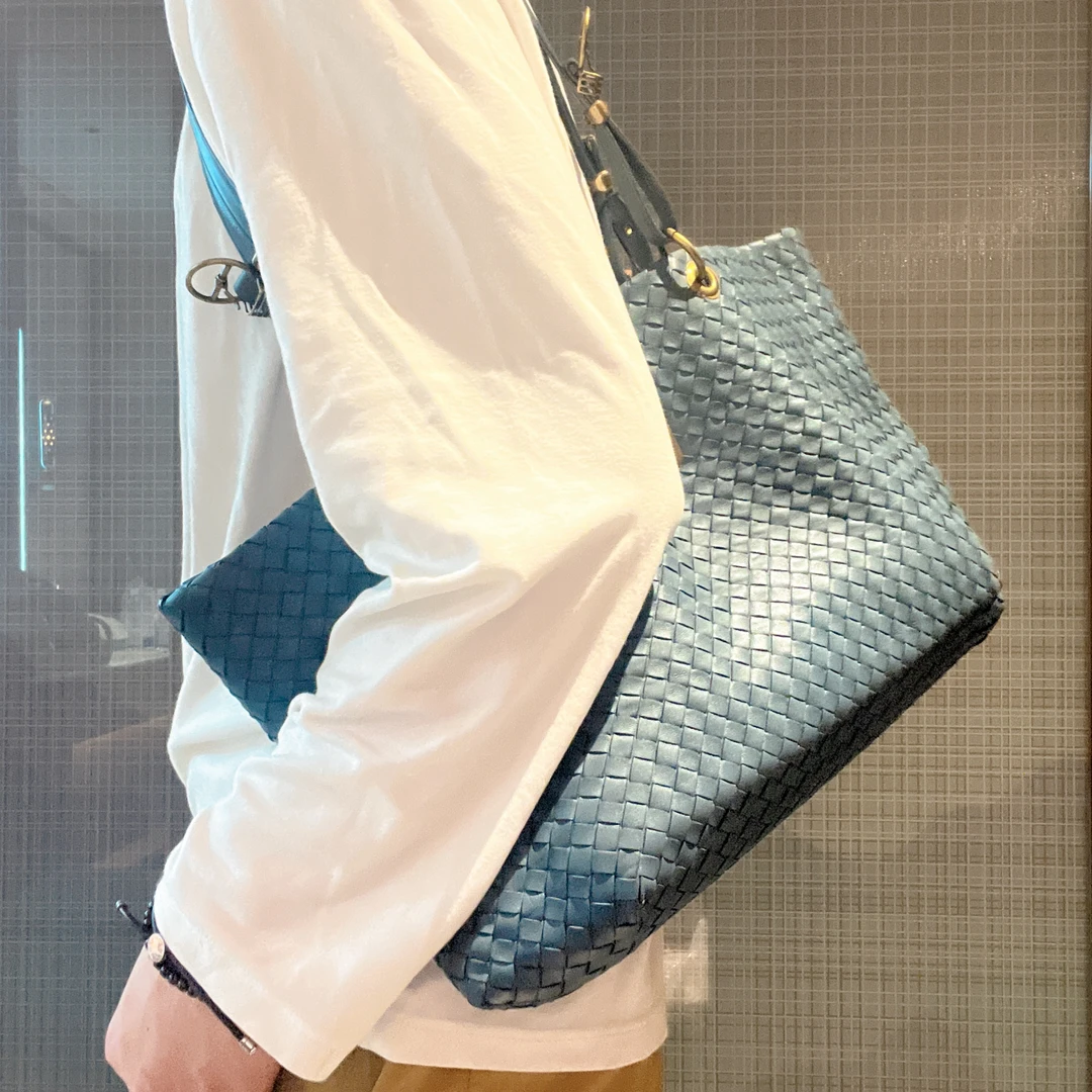 95新 BOTTEGA VENETA/葆蝶家 【涛】37HP04 蓝色单肩托特包