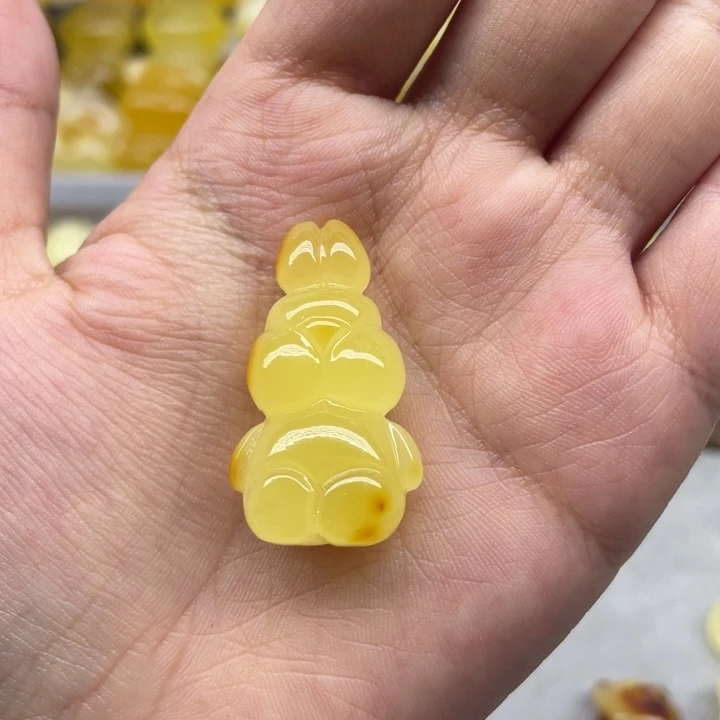 未镶嵌琥珀裸石天然琥珀蜜蜡兔子4.2g