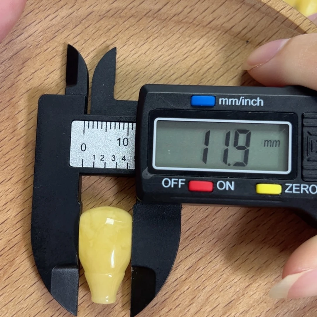 琥珀未镶嵌裸石三通