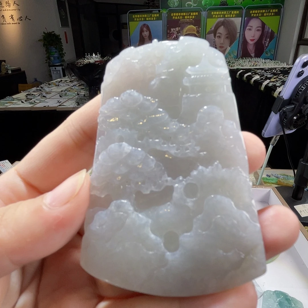 颈饰未镶嵌翡翠一个