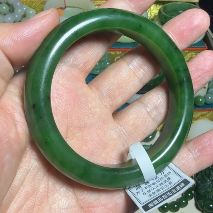 和田玉（碧玉）未镶嵌手镯