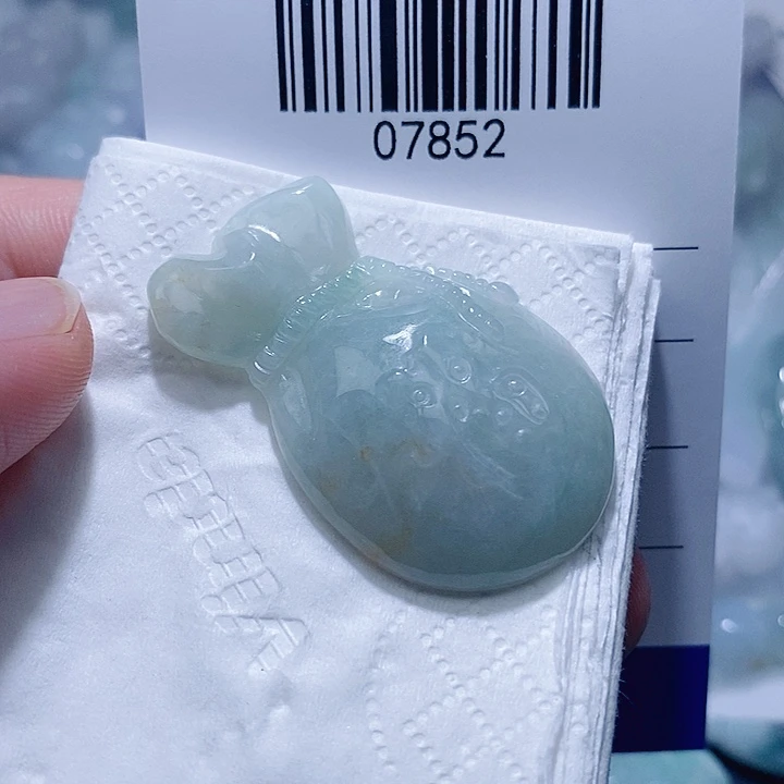 翡翠未镶嵌颈饰天光墟翡翠市场现金代购