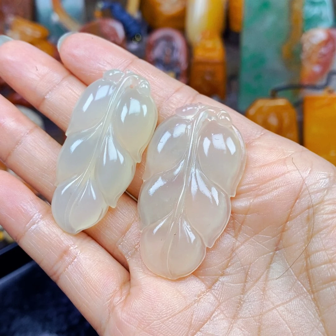 石英质玉（黄龙玉）未镶嵌颈饰