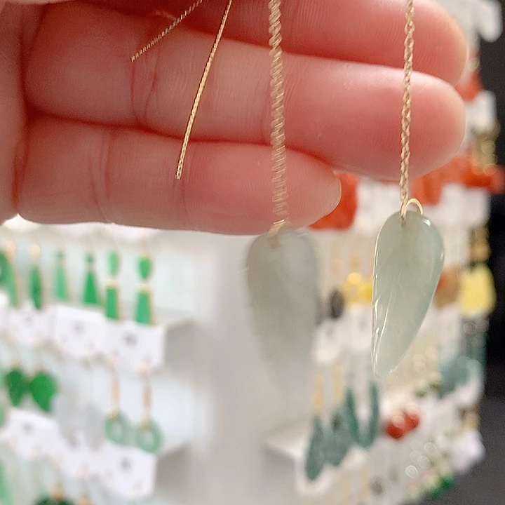 翡翠耳饰未镶嵌翡翠