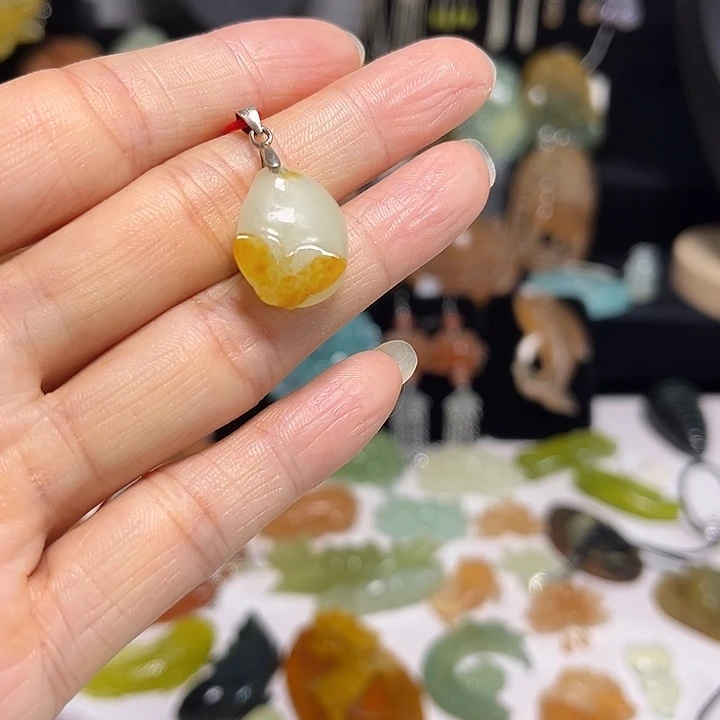 蛇纹石玉合金颈饰