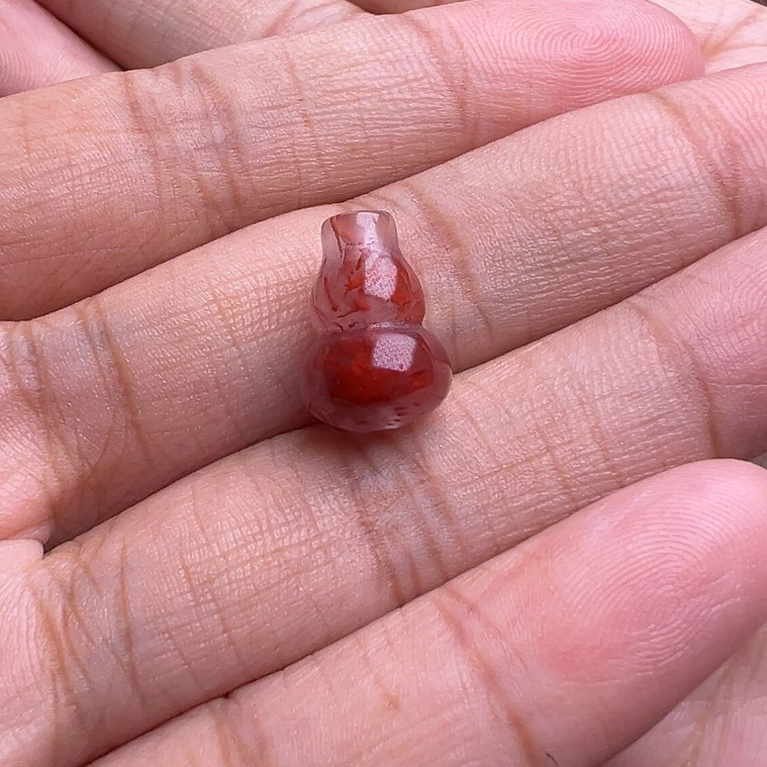 南红玛瑙未镶嵌珠宝奇石玫瑰火焰飘葫芦9.5mm