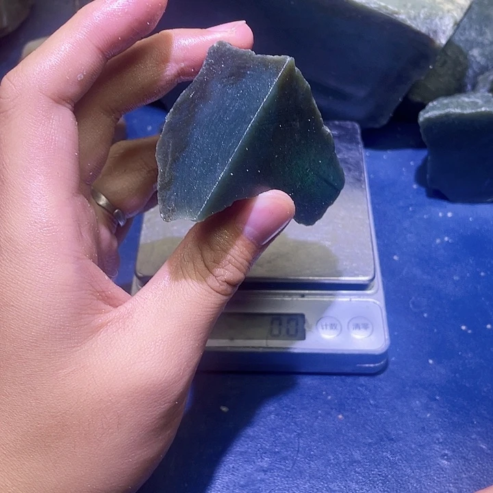 未镶嵌和田玉（糖玉）珠宝半成品