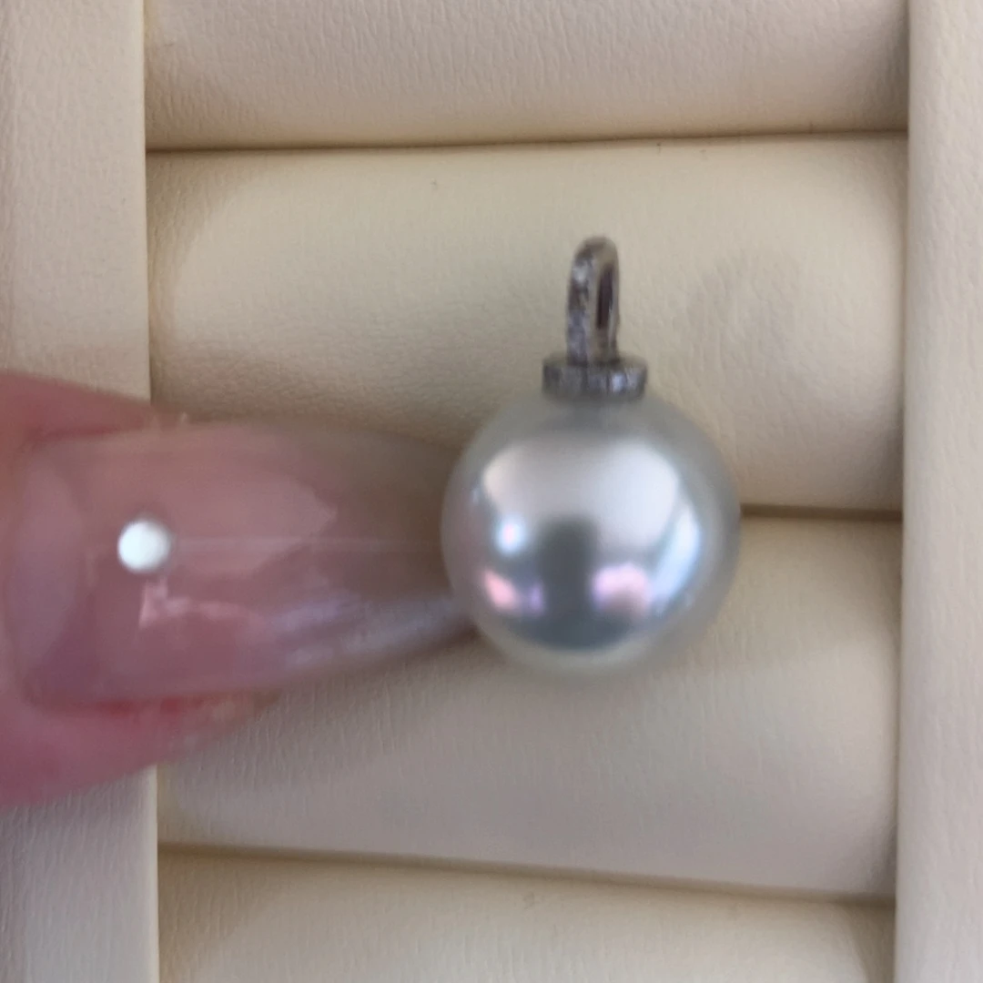 颈饰18K金镶嵌海水珍珠