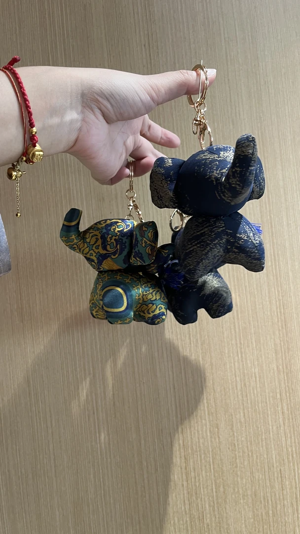 【挂件】香云纱面料小飞象挂件 桑蚕丝