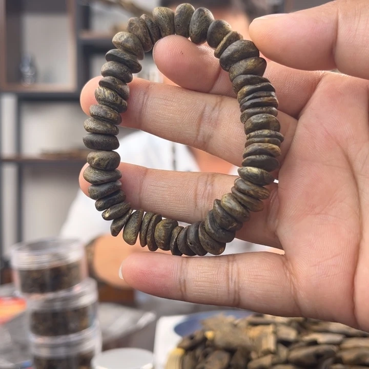 王***璟手串沉香奇楠沉水随型树丁珠12mm单圈SY-058