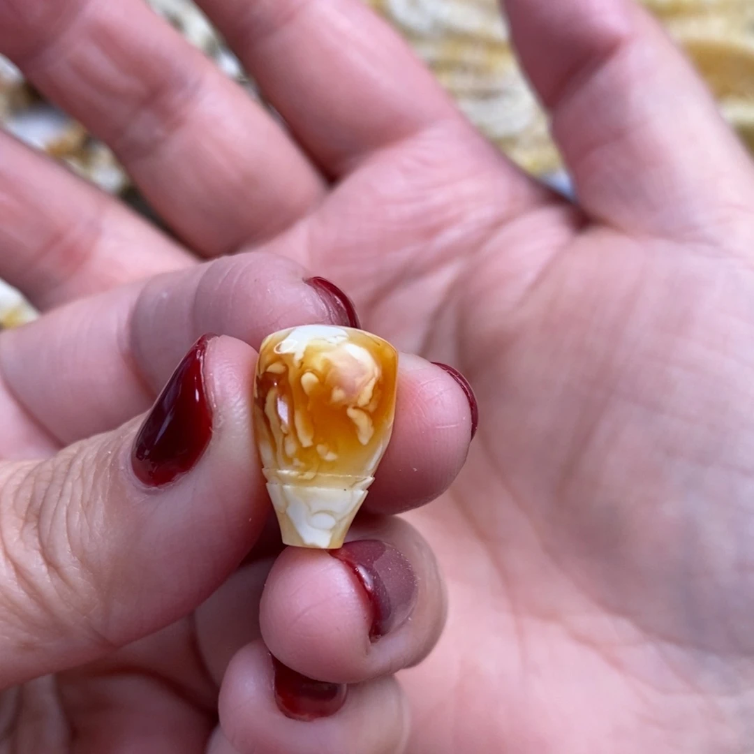 琥珀裸石未镶嵌沁色妖花三通11