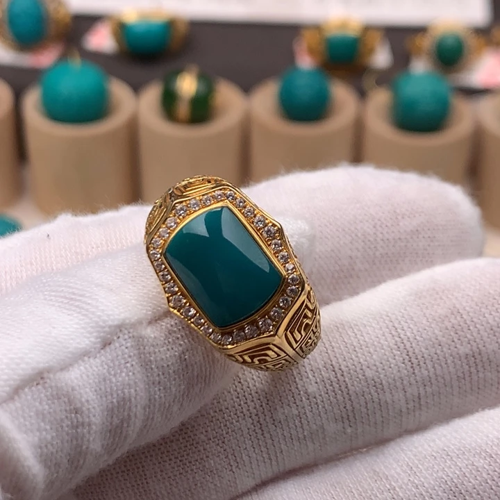 绿松石车挂18K金镶嵌