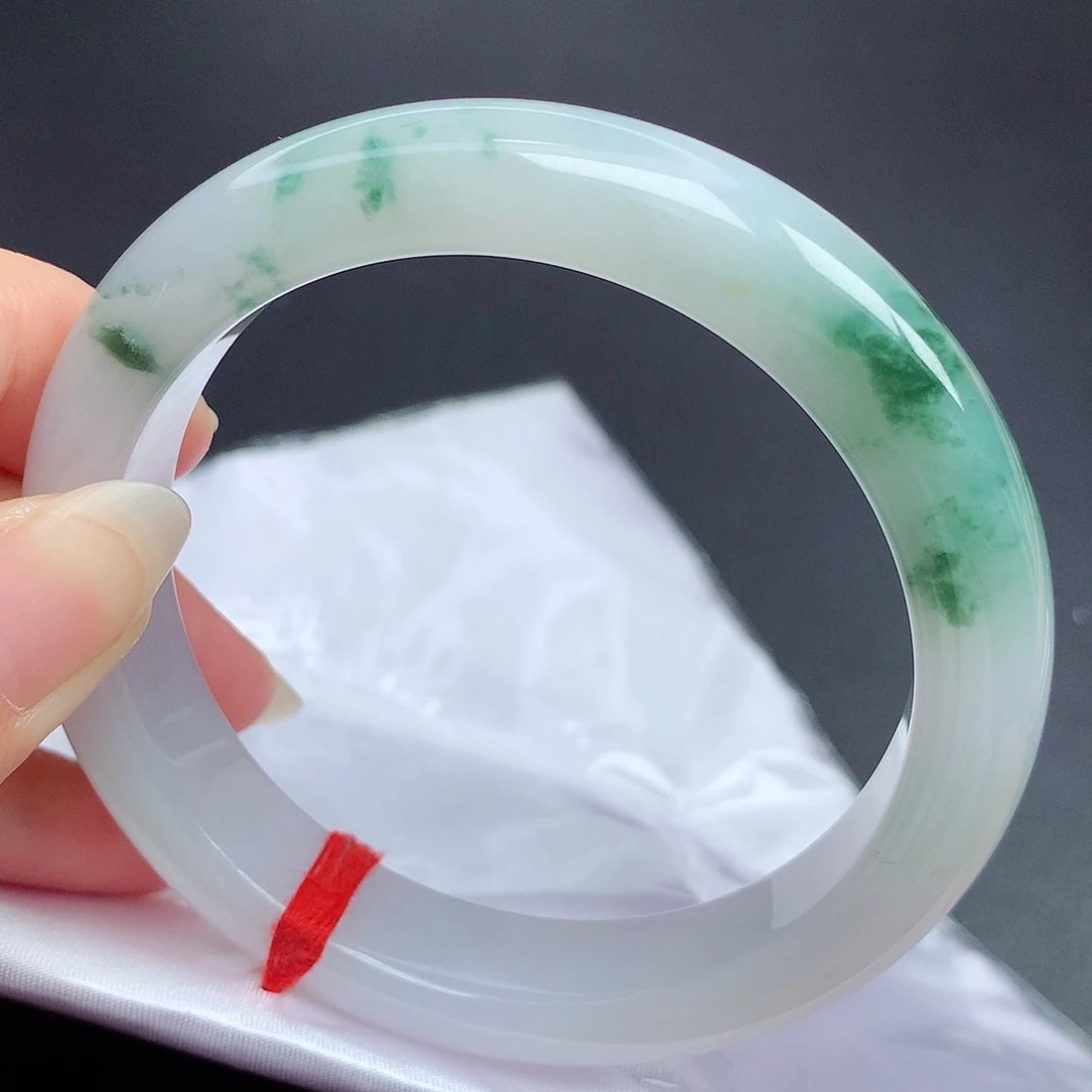 翡翠手镯未镶嵌59.7圈口