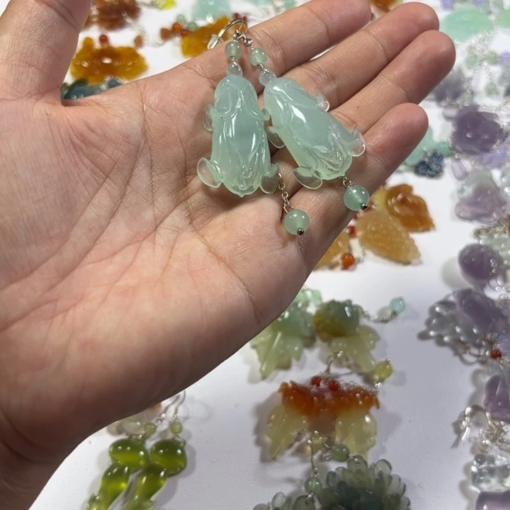 合金蛇纹石玉耳饰