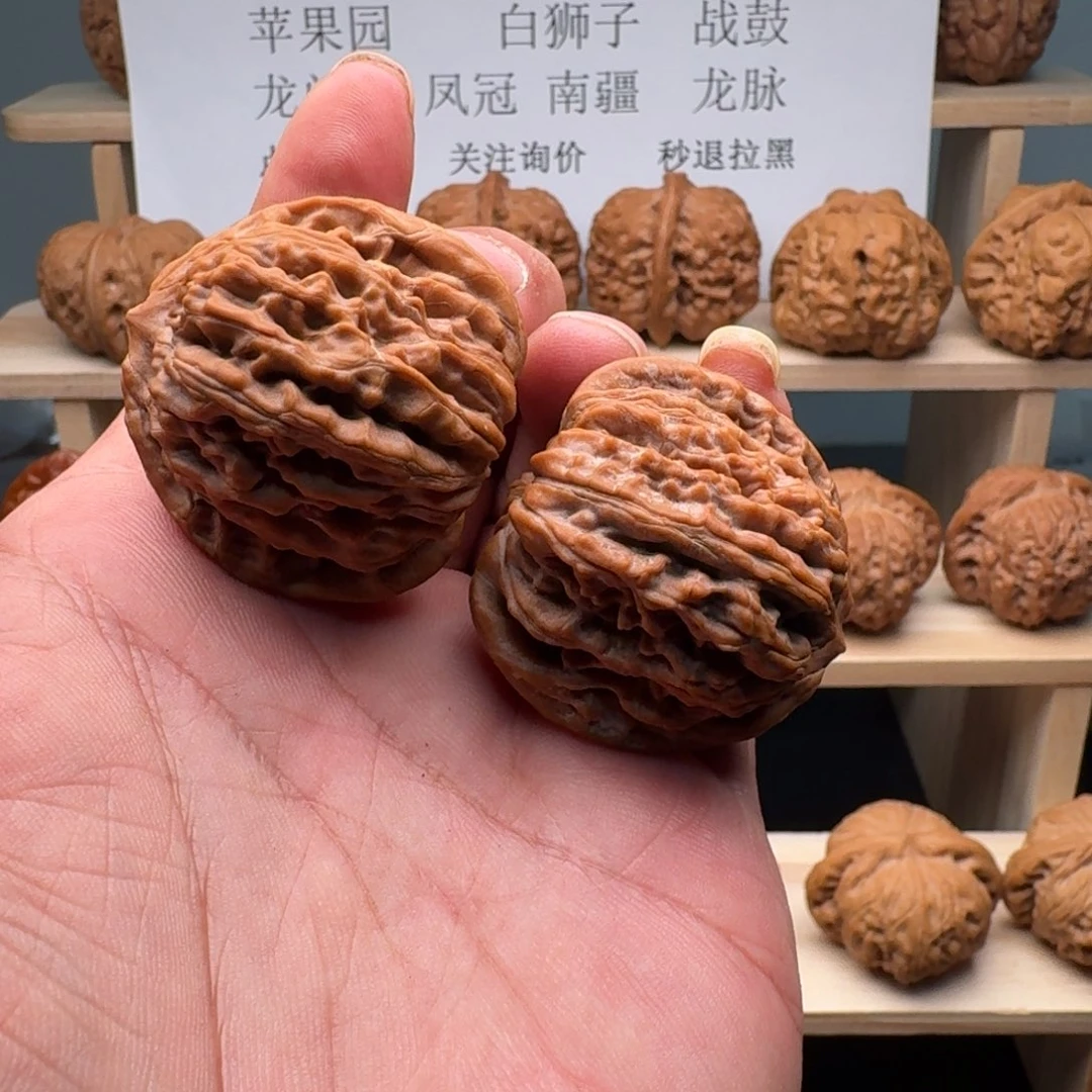 K***a吊坠文玩核桃楼子
