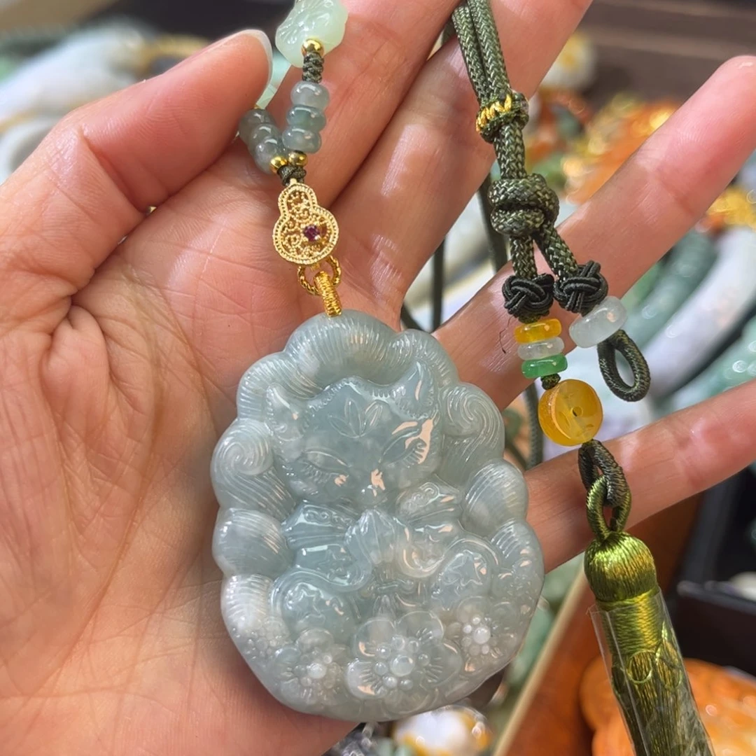 翡翠颈饰未镶嵌待编款