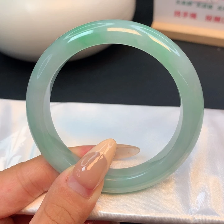 未镶嵌手镯翡翠01