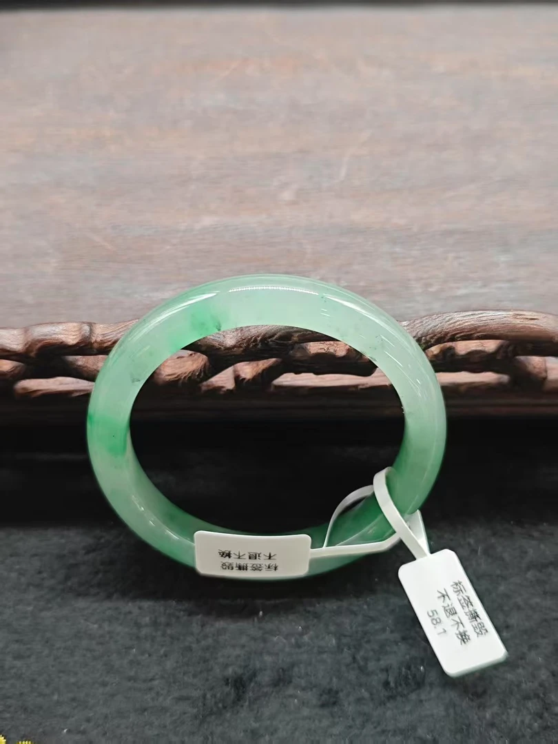 天然A货非洲翠石英质玉手镯 QF0308A94