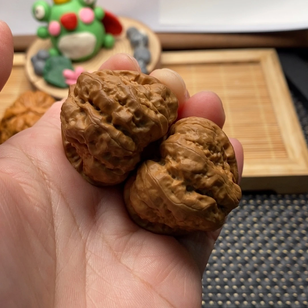 文玩核桃把件三角蛙边39