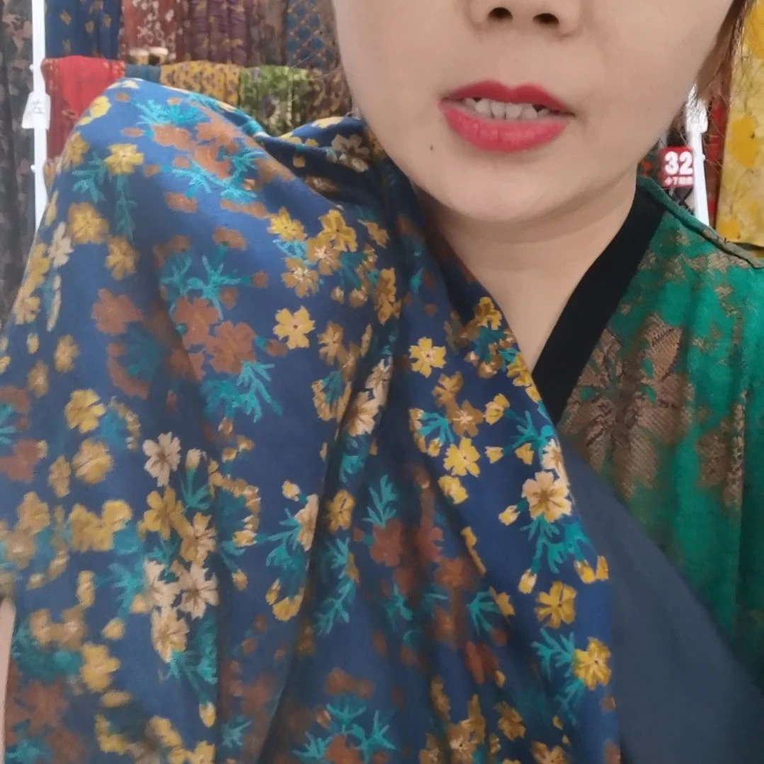 混纺一米二蓝色彩色花朵新