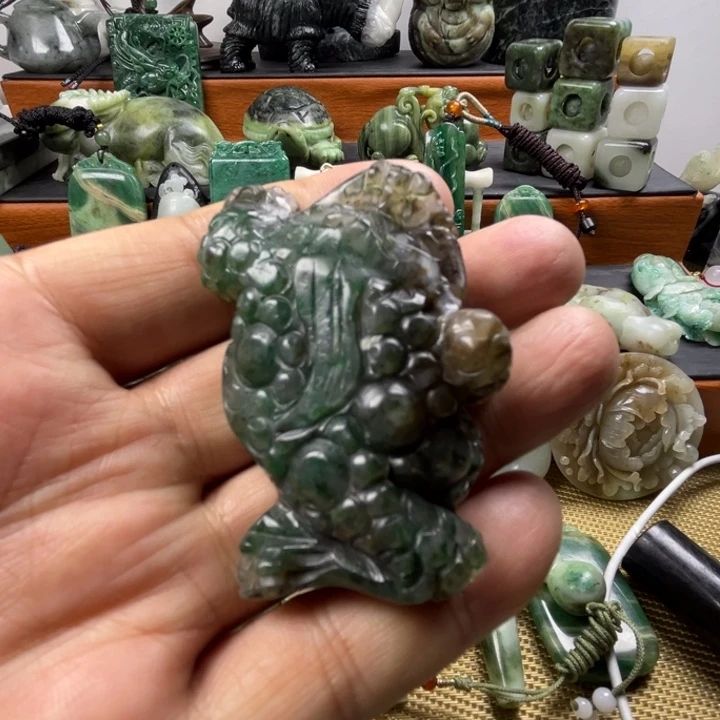 独山玉未镶嵌珠宝半成品