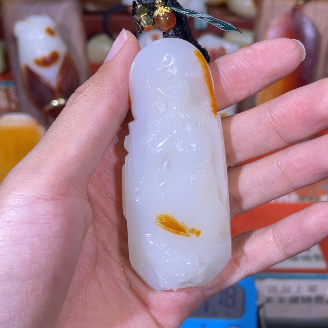 燕***。和田玉未镶嵌挂件