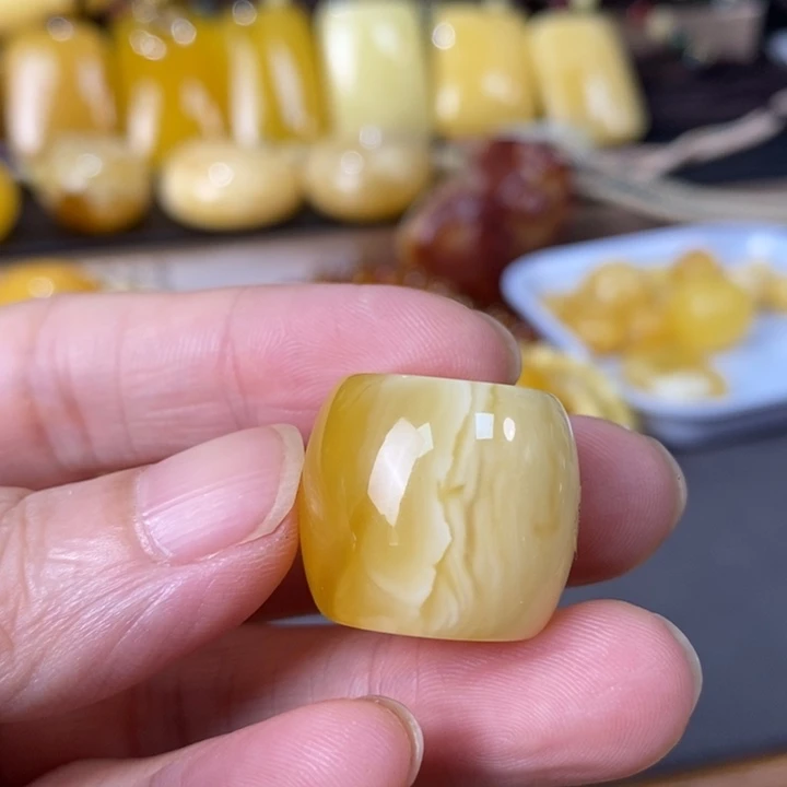 未镶嵌琥珀裸石老型