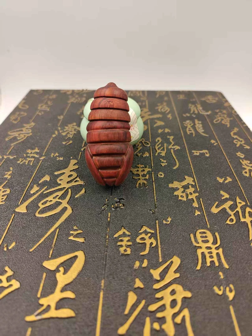紫檀木蝉蛹手把件（原木原色无漆无蜡）