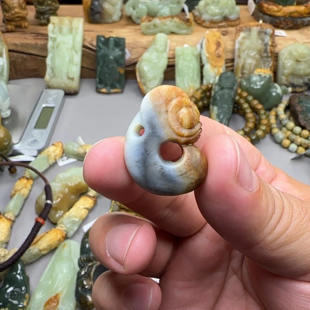 岫岩河磨玉（透闪石质玉）未镶嵌珠宝奇石