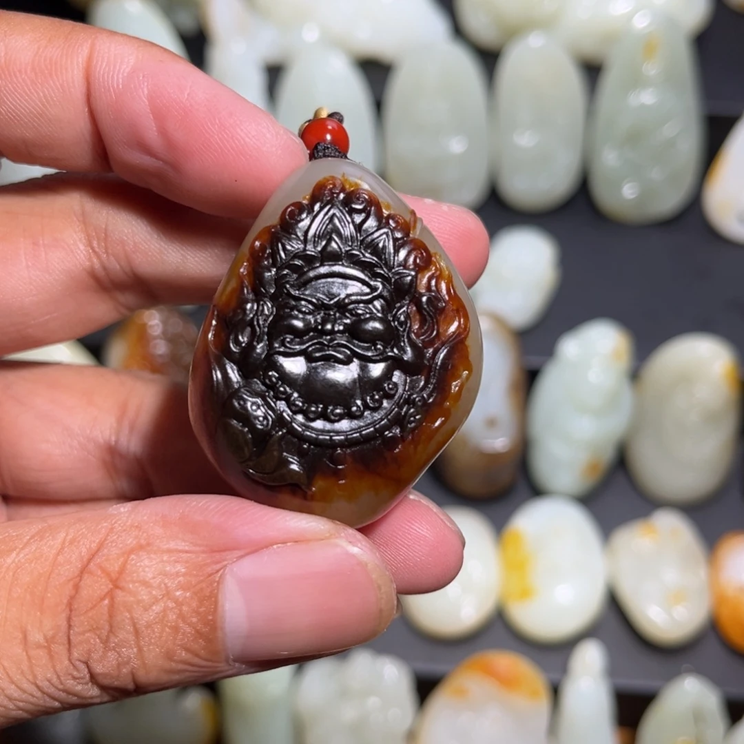 无****颈饰未镶嵌和田玉