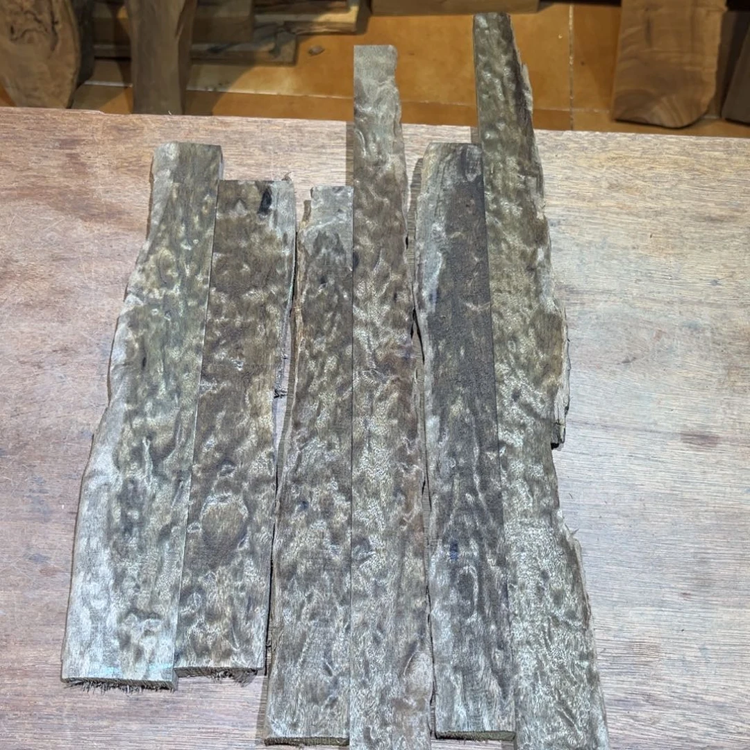 金丝楠金丝楠原材料都有原皮