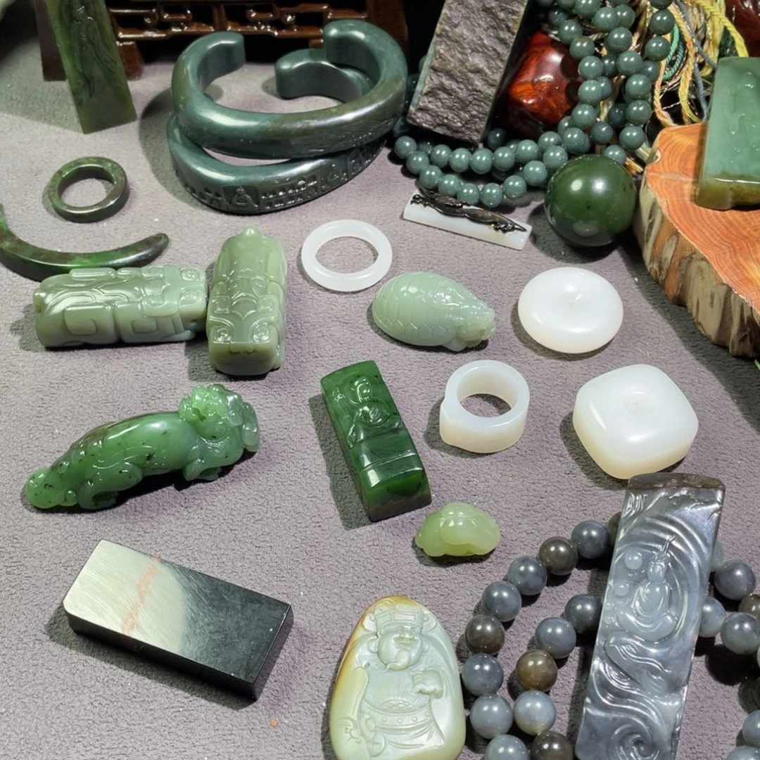 颈饰未镶嵌和田玉